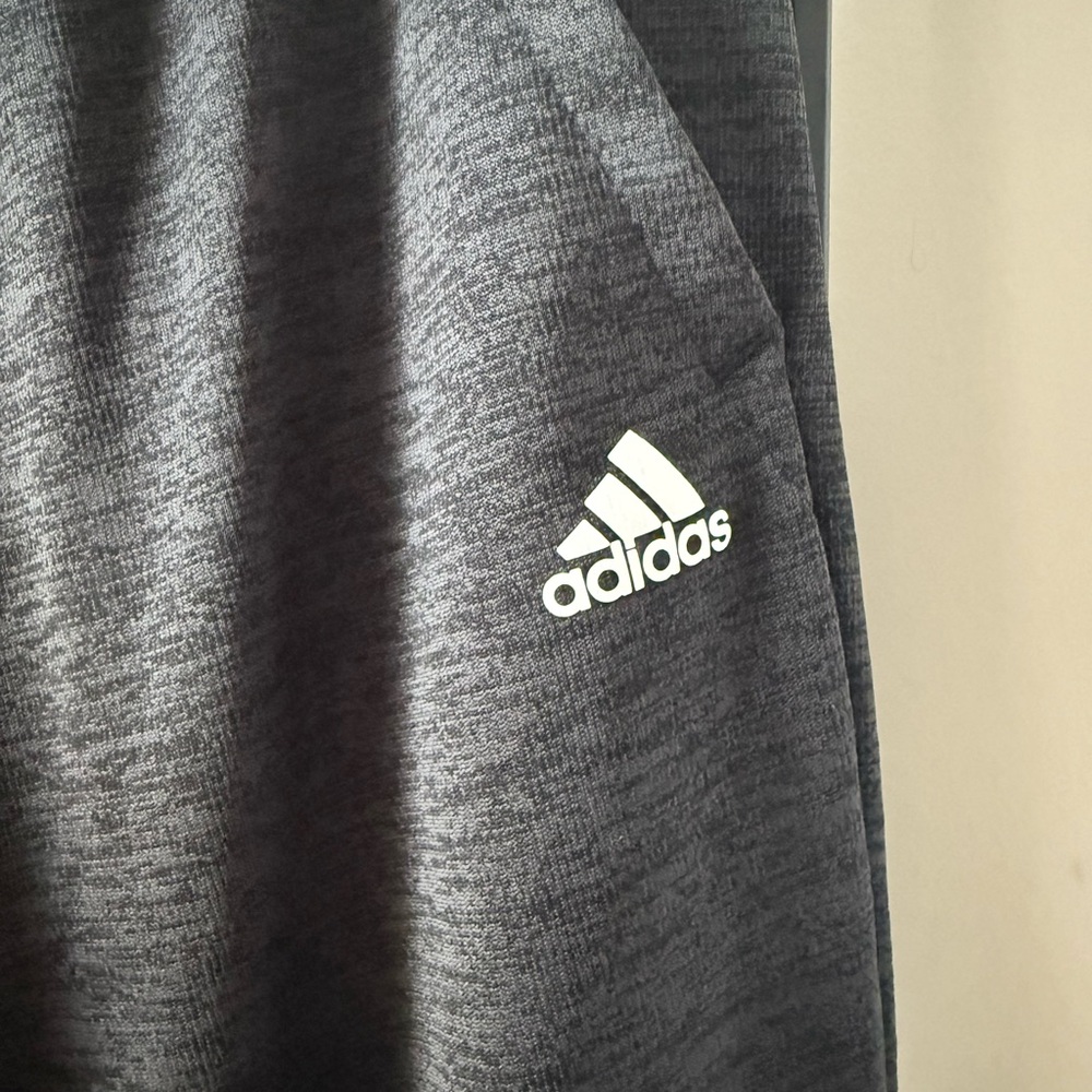 EUC Men’s Adidas Climawarm Dark Gray Athletic Pants, size M - Picture 2 of 4